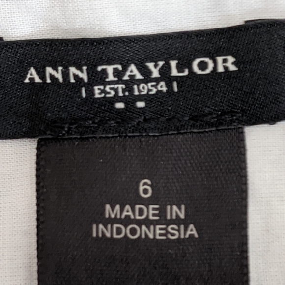 Anne Taylor eyelet skirt.  Size: 6 - Picture 15 of 15